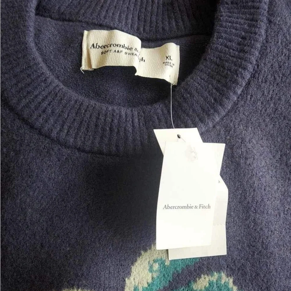 Abercrombie and Fitch Sweater size XL NWT